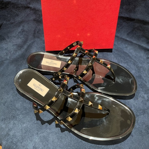 ❣️❣️❣️SOLD❣️❣️❣️AUTHENTIC Valentino Garavani rockstud jelly/sandal - Picture 2 of 5